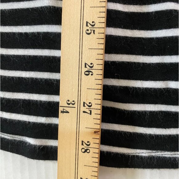 Annabelle Maternity Mixed Media Black, White, and Red Top Size XL Beachy Patriot - Picture 7 of 9